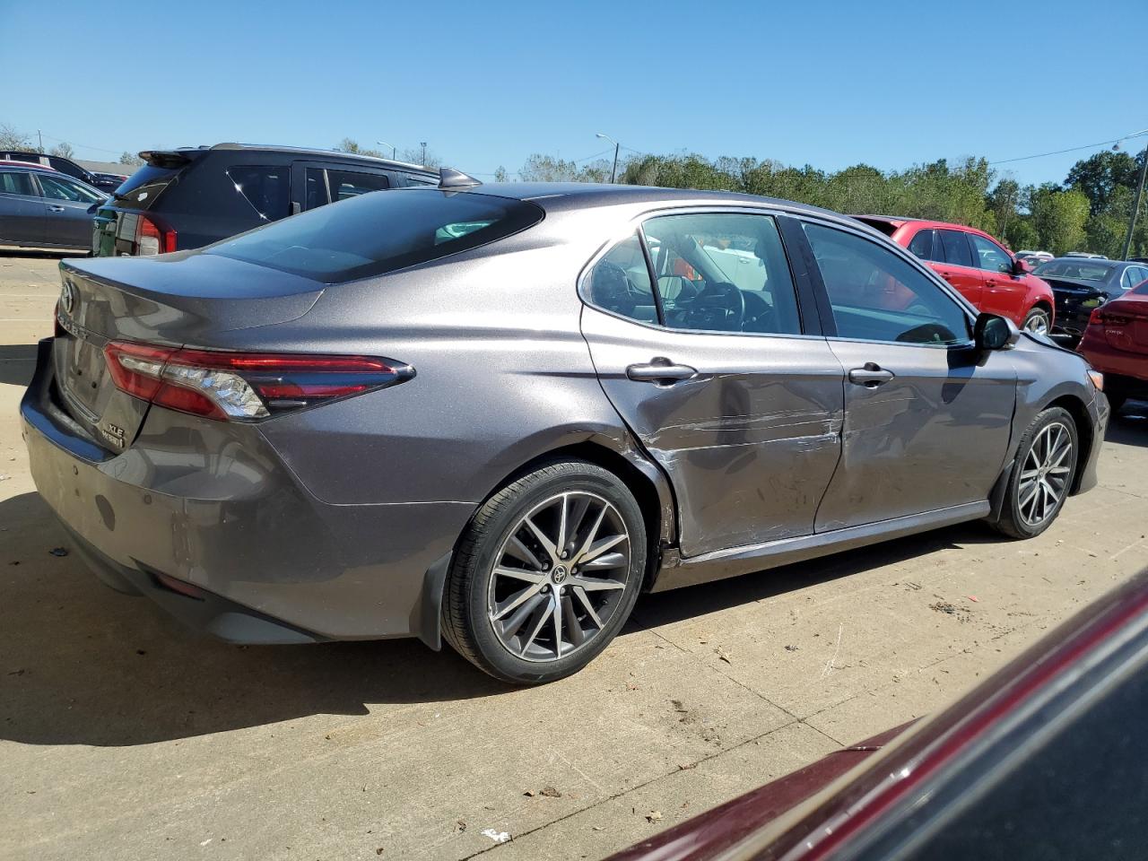 2022 TOYOTA CAMRY XLE VIN:4T1F31AK8NU041642