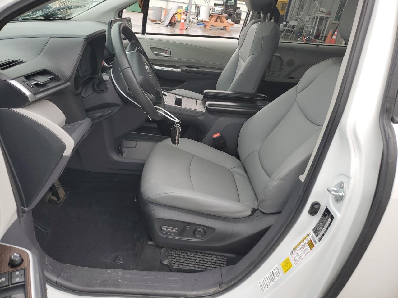 2022 TOYOTA SIENNA XLE VIN:5TDYRKEC3NS135050