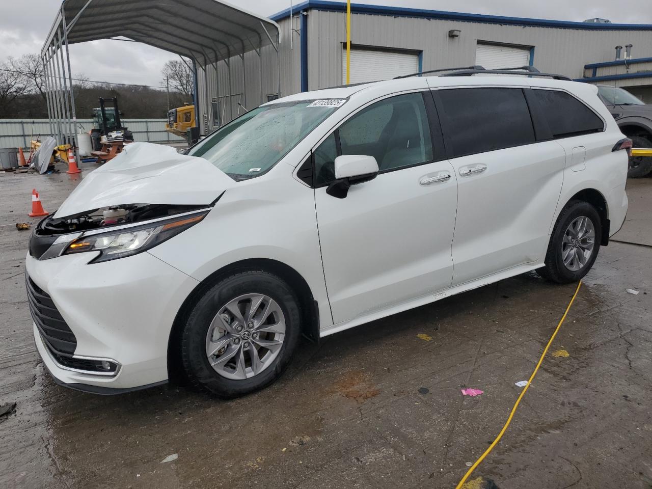 2022 TOYOTA SIENNA XLE VIN:5TDYRKEC3NS135050