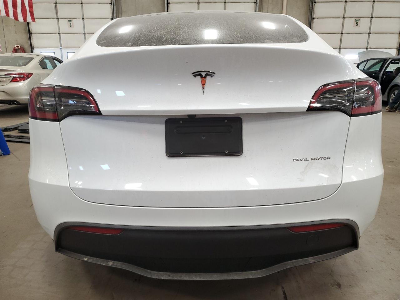 2024 TESLA MODEL Y  VIN:7SAYGDEEXRF154565