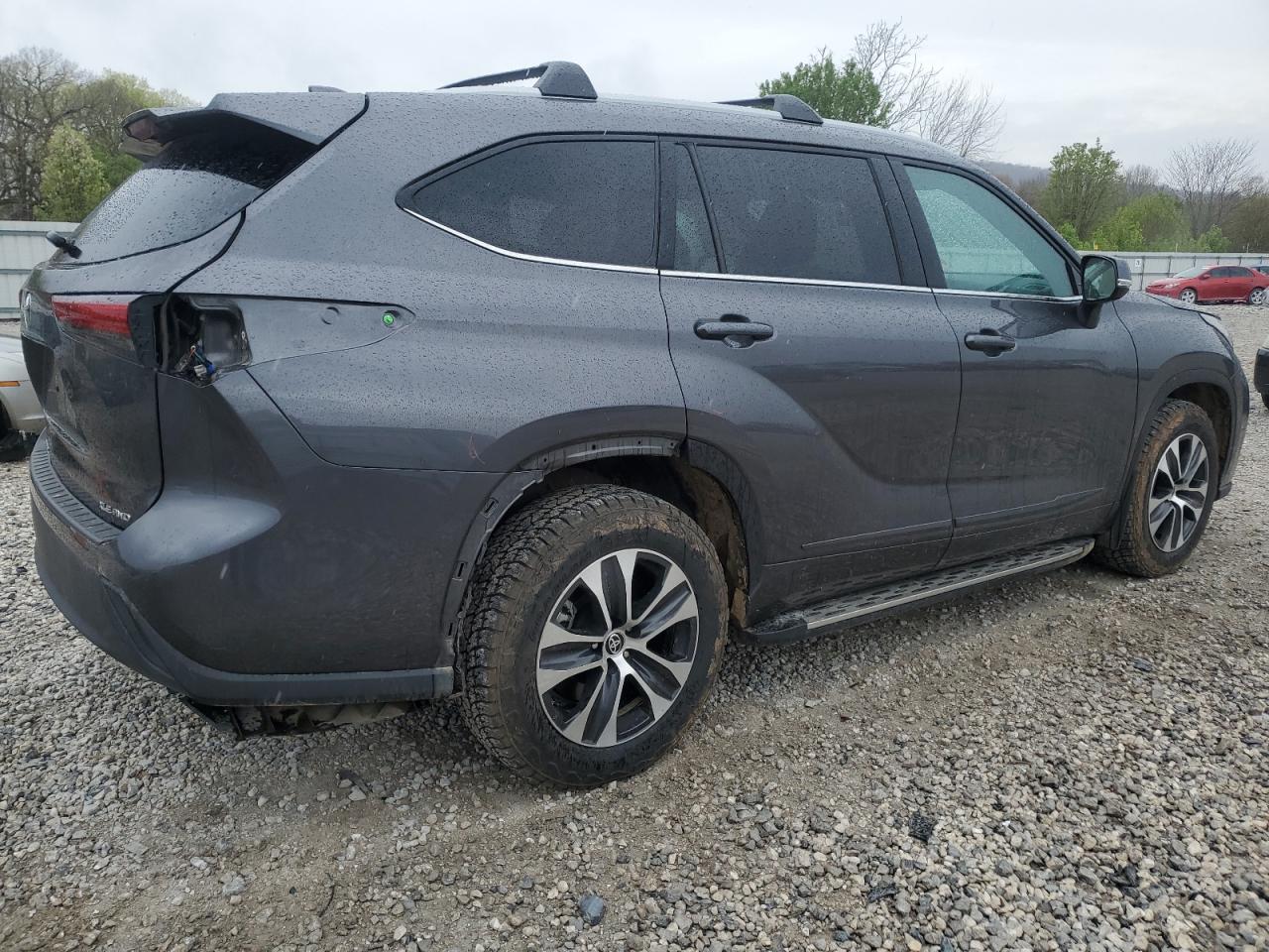 2022 TOYOTA HIGHLANDER XLE VIN:5TDGZRBH8NS586012