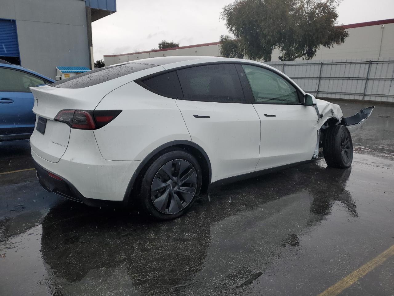 2024 TESLA MODEL Y  VIN:7SAYGAEE3RF127934