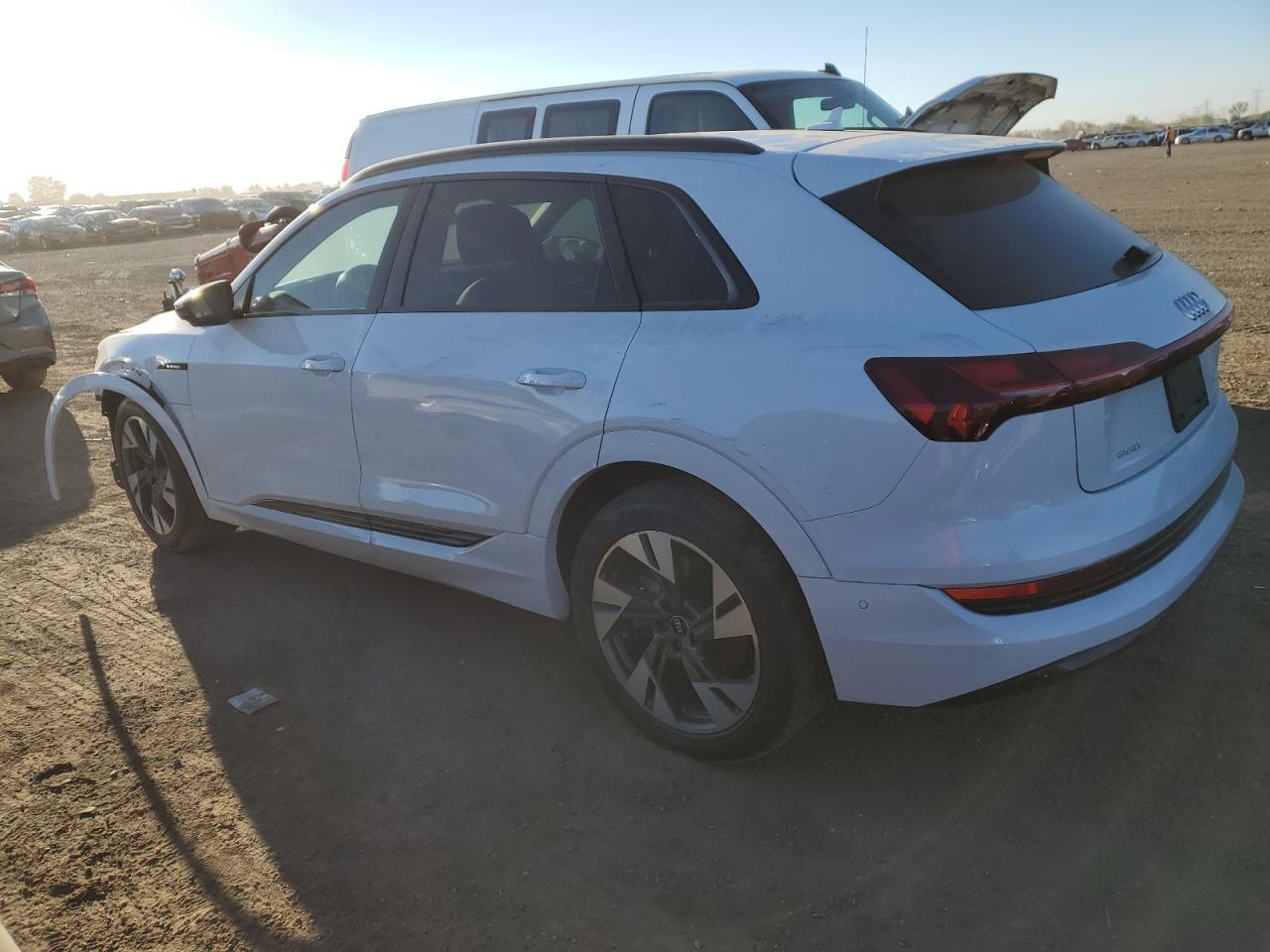 2022 AUDI E-TRON PREMIUM VIN:WA1AABGE3NB007271