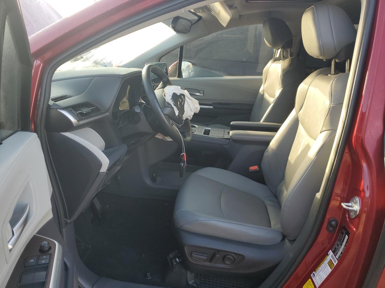 2022 TOYOTA SIENNA XLE VIN:5TDYRKEC6NS085325