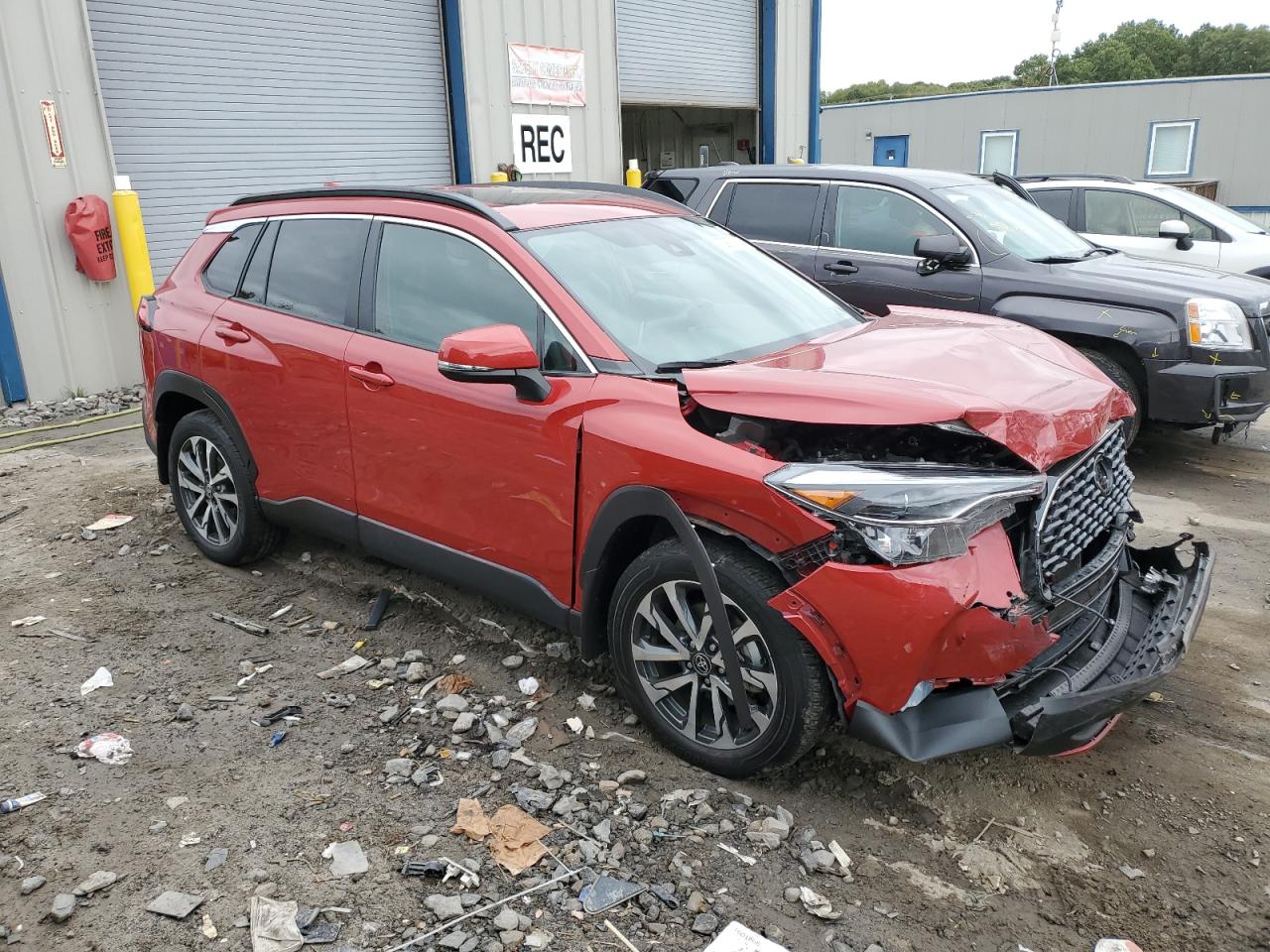 2022 TOYOTA COROLLA CROSS XLE VIN:7MUDAABG5NV029261