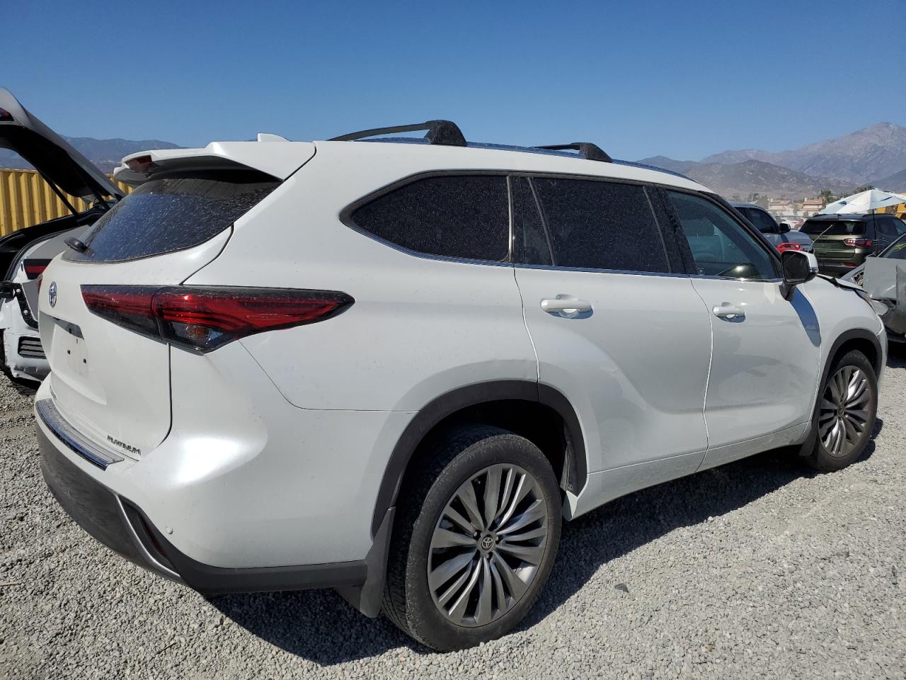 2022 TOYOTA HIGHLANDER PLATINUM VIN:5TDFZRAH3NS103829