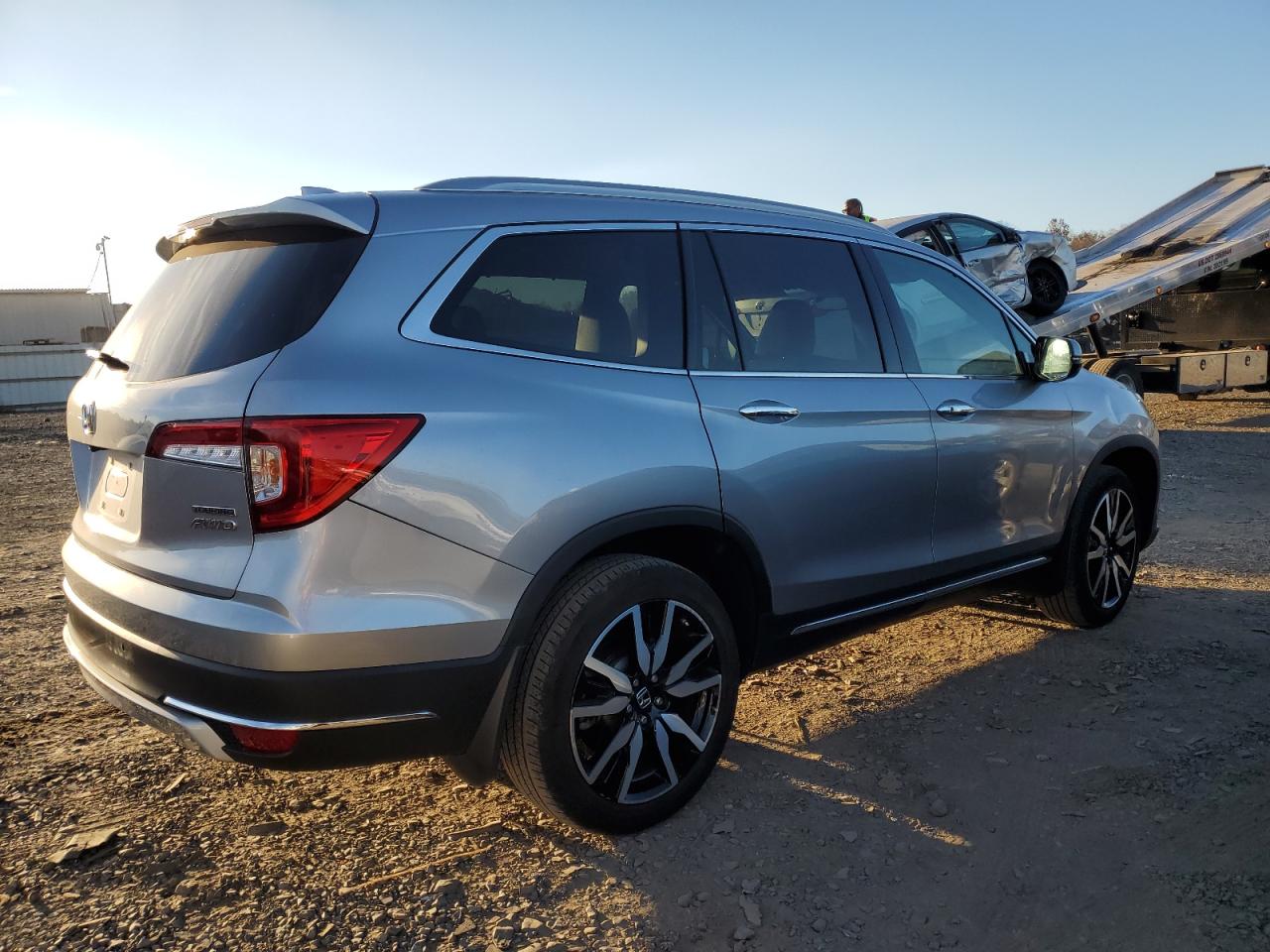 2022 HONDA PILOT TOURING VIN:5FNYF6H91NB010147