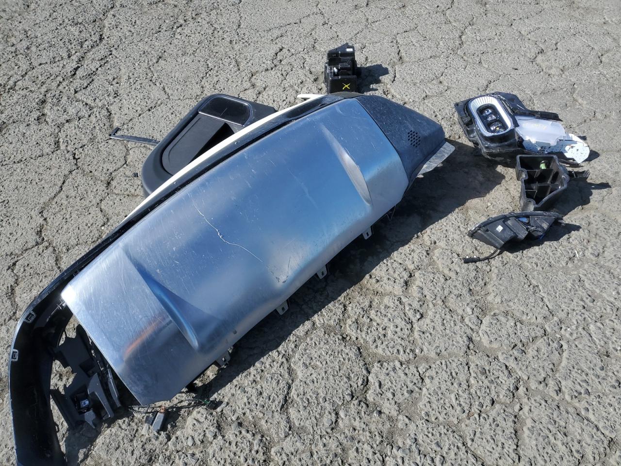 2022 RIVIAN R1T LAUNCH EDITION VIN:7FCTGAAL7NN005563