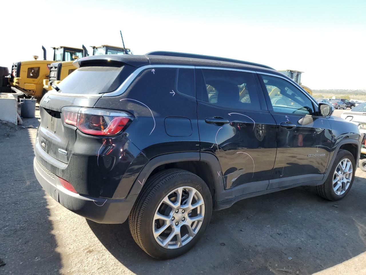 2024 JEEP COMPASS LATITUDE LUX VIN:3C4NJDFN2RT577335