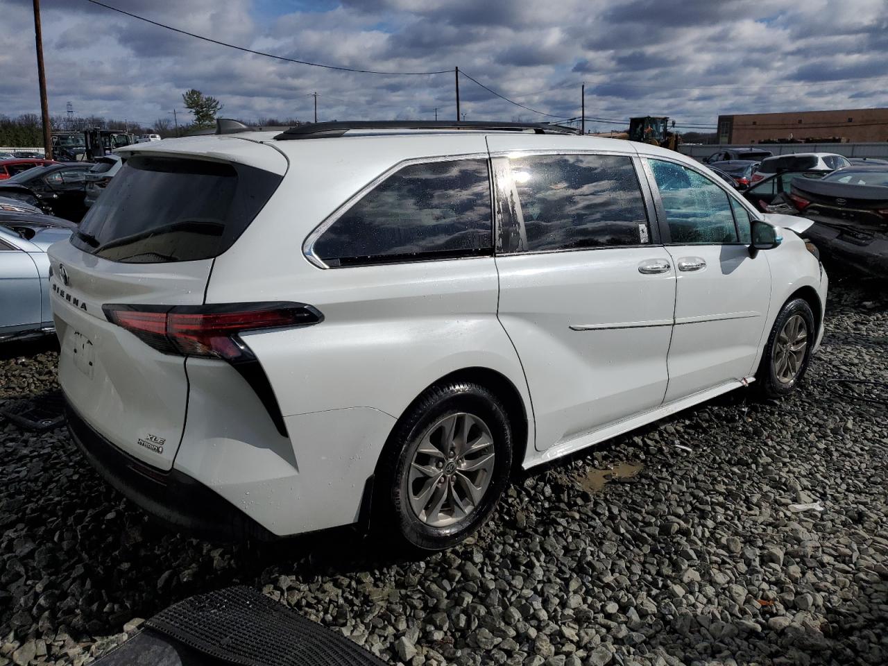 2022 TOYOTA SIENNA XLE VIN:5TDYSKFC0NS055532