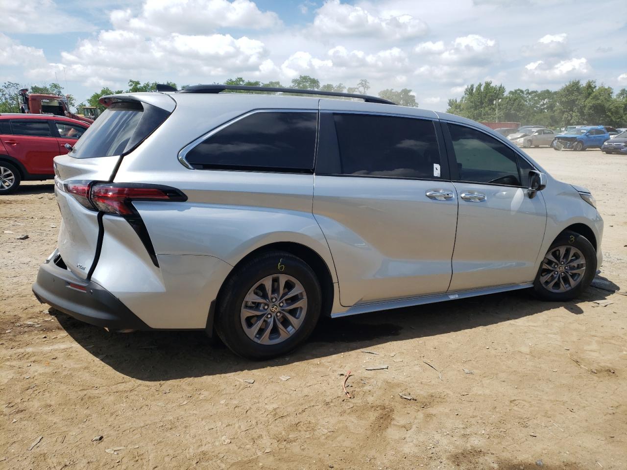 2022 TOYOTA SIENNA XLE VIN:5TDYRKECXNS128919