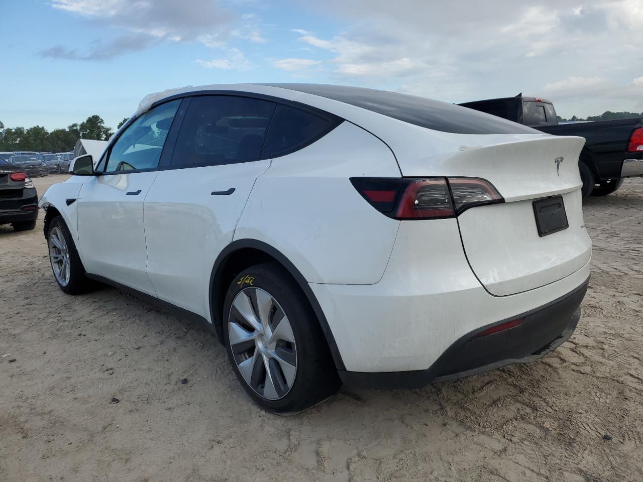 2023 TESLA MODEL Y  VIN:7SAYGDEE7PA036922