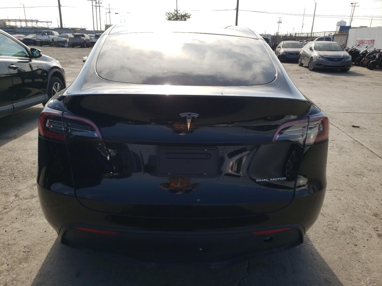 2023 TESLA MODEL Y  VIN:7SAYGDEE2PF748581