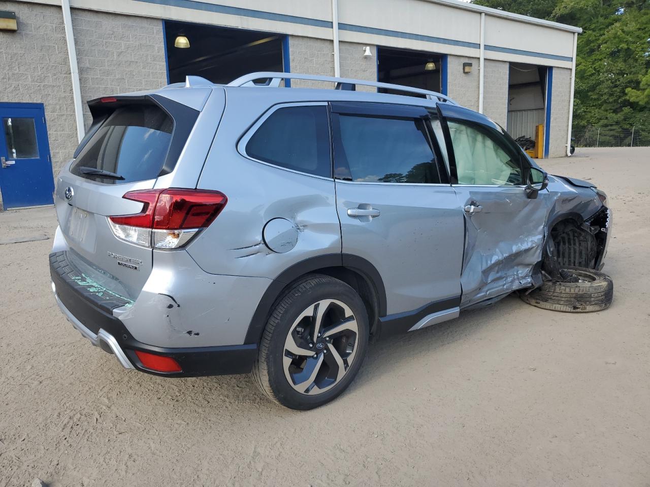 2022 SUBARU FORESTER TOURING VIN:JF2SKARC9NH452593