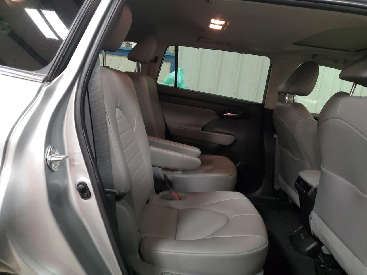 2022 TOYOTA HIGHLANDER XLE VIN:5TDGZRAH6NS133959