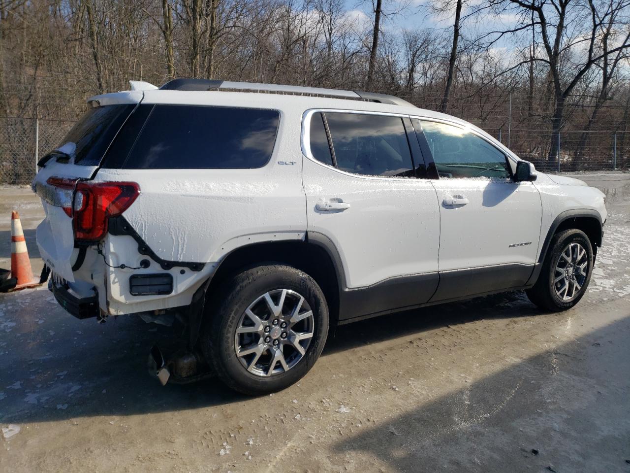 2022 GMC ACADIA SLT VIN:1GKKNUL46NZ140660