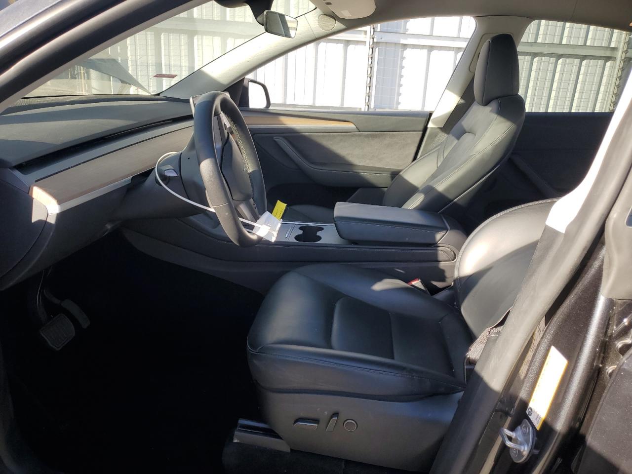 2024 TESLA MODEL Y  VIN:7SAYGDEE4RA253623