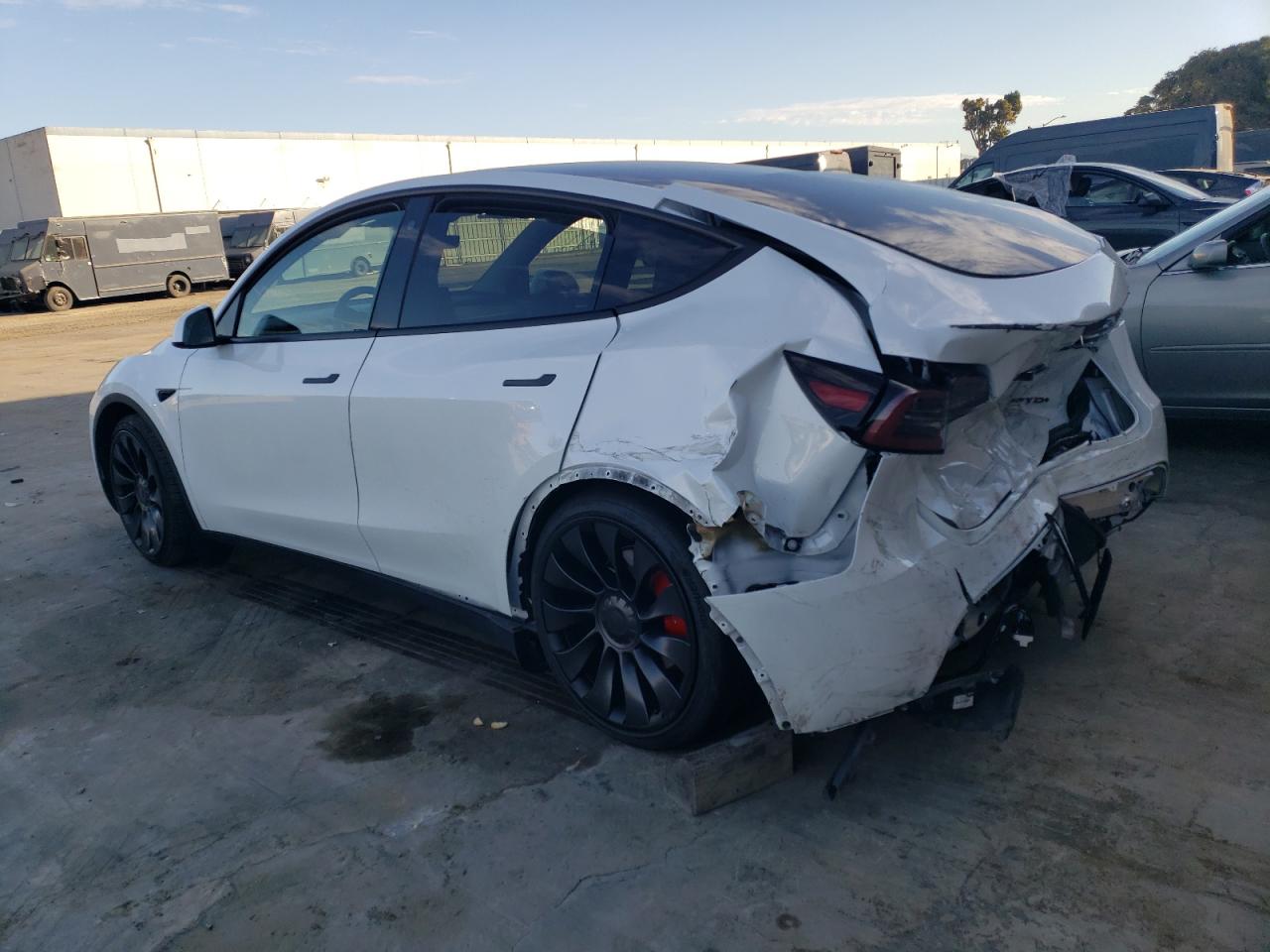 2023 TESLA MODEL Y  VIN:7SAYGDEF9PF624087