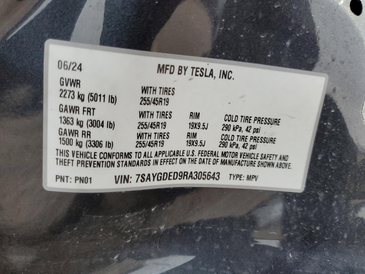 2024 TESLA MODEL Y  VIN:7SAYGDED9RA305643