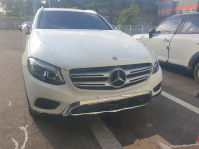 2019 Mercedes-Benz GLC 300 VIN: