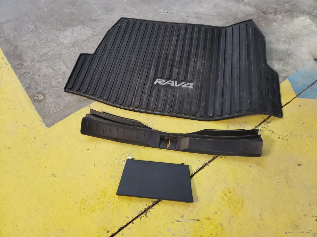 2022 TOYOTA RAV4 XLE VIN:4T3RWRFVXNU056169