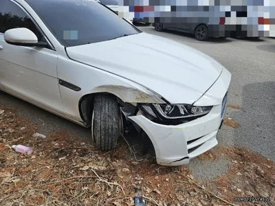2016 Jaguar XE VIN: