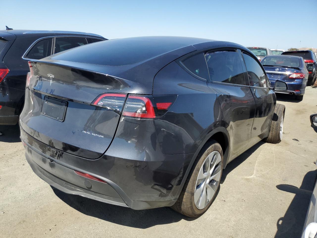 2024 TESLA MODEL Y  VIN:7SAYGDEE3RF080115