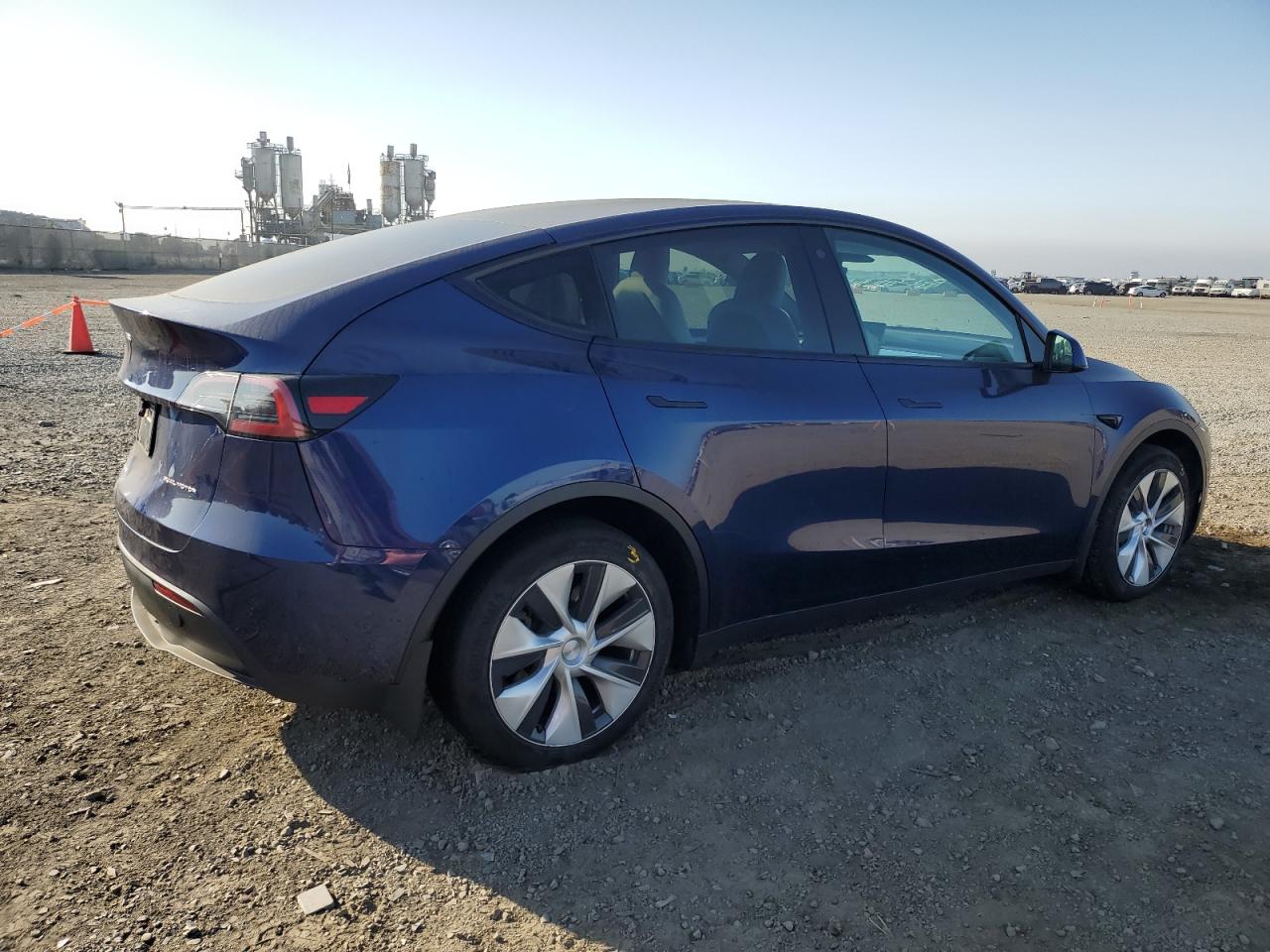 2023 TESLA MODEL Y  VIN:7SAYGDEE5PF624921