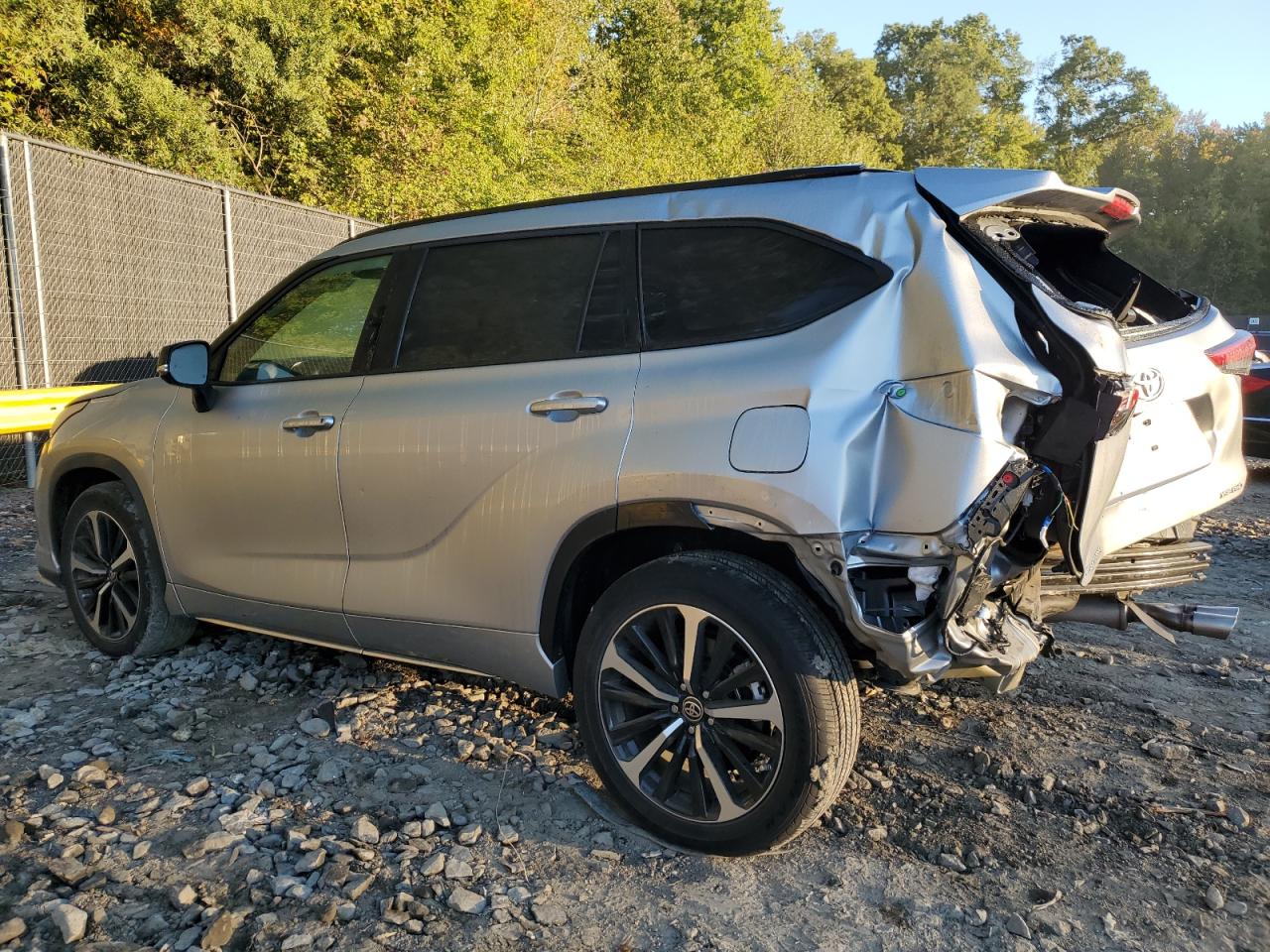 2022 TOYOTA HIGHLANDER XSE VIN:5TDLZRBH9NS250030