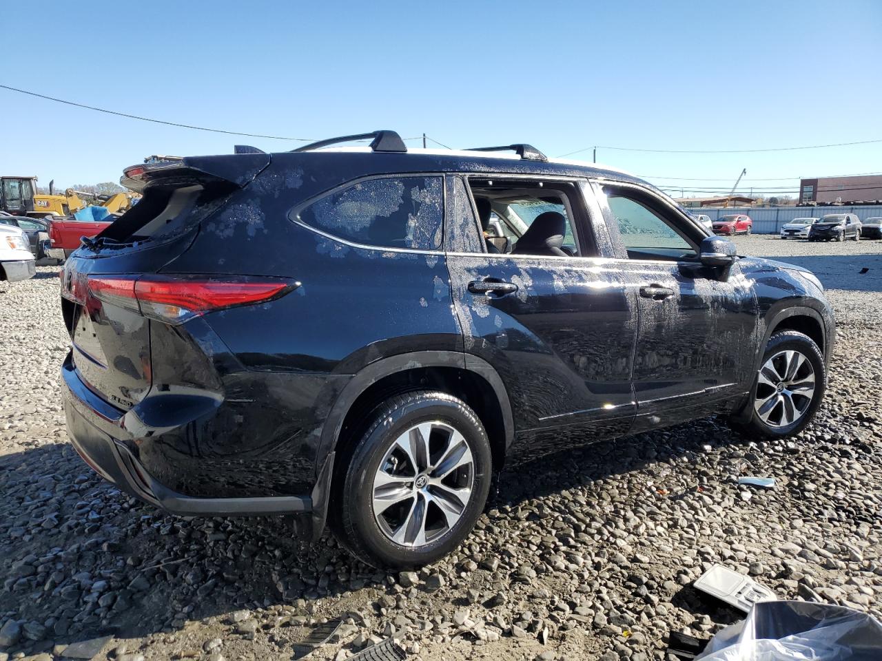 2022 TOYOTA HIGHLANDER XLE VIN:5TDGZRBH1NS579192