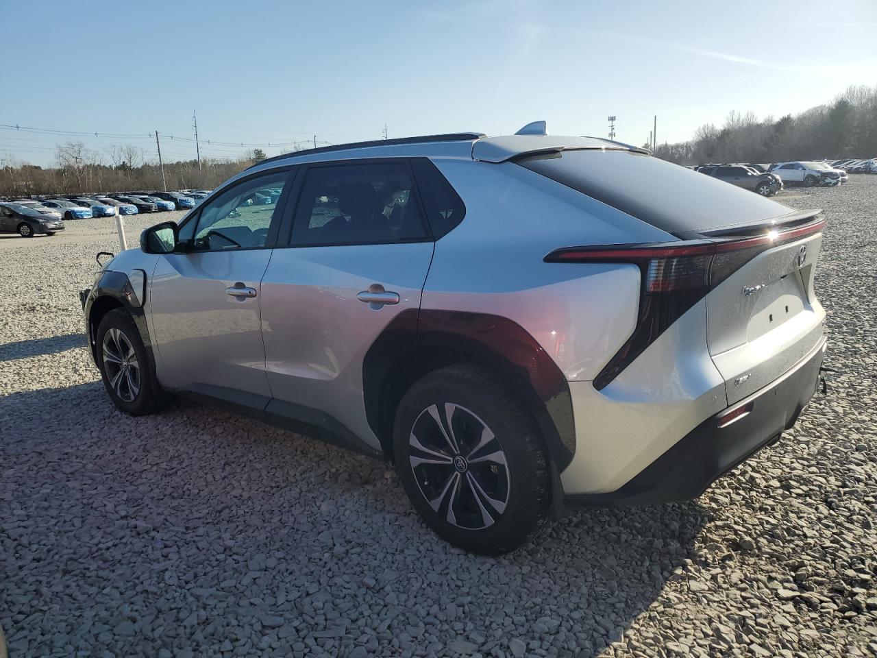 2024 TOYOTA BZ4X XLE VIN:JTMABACA5RA070285