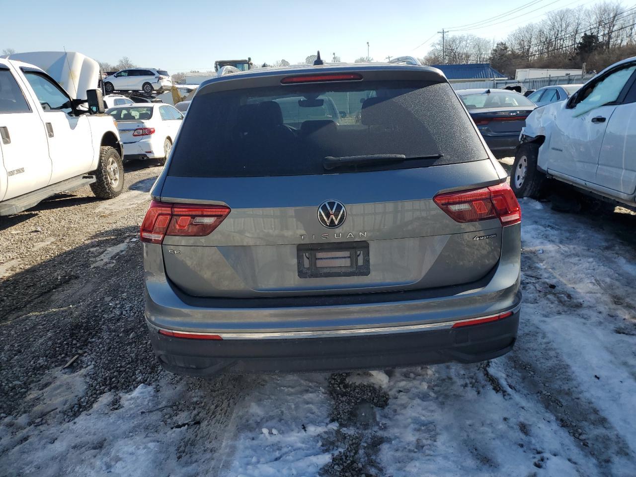 2022 VOLKSWAGEN TIGUAN SE VIN:3VV2B7AX5NM035341