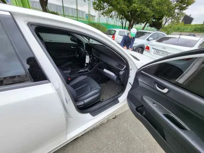 2018 Kia K5 KNAGS411BJA241852 VIN:KNAGS411BJA241852