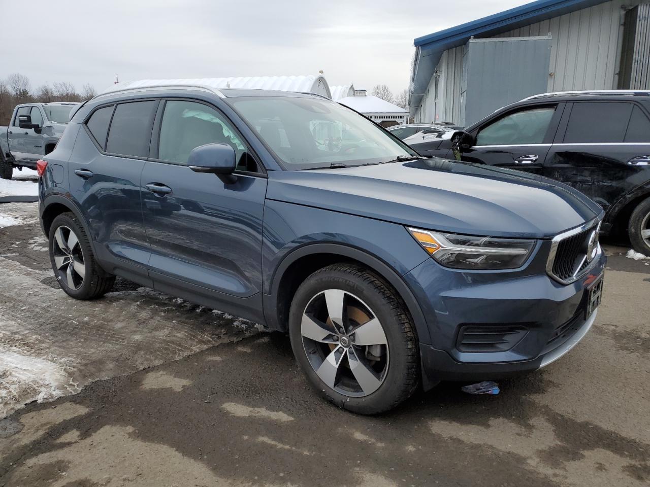 2022 VOLVO XC40 T5 MOMENTUM VIN:YV4162UK2N2698887
