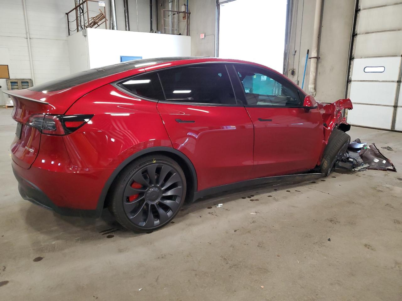 2024 TESLA MODEL Y  VIN:7SAYGDEF9RF022051