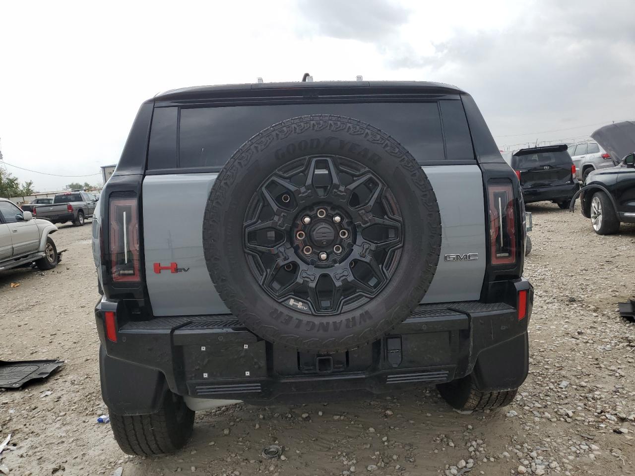 2024 GMC HUMMER SUV 2X VIN:1GKB0NDE3RU110966