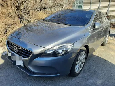 2016 Volvo V40 VIN: