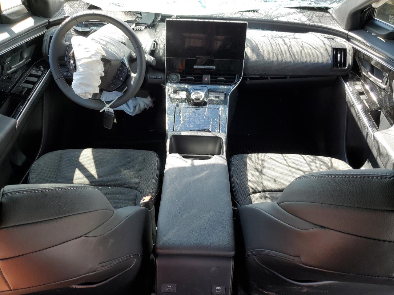 2024 TOYOTA BZ4X XLE VIN:JTMABACA1RA068341