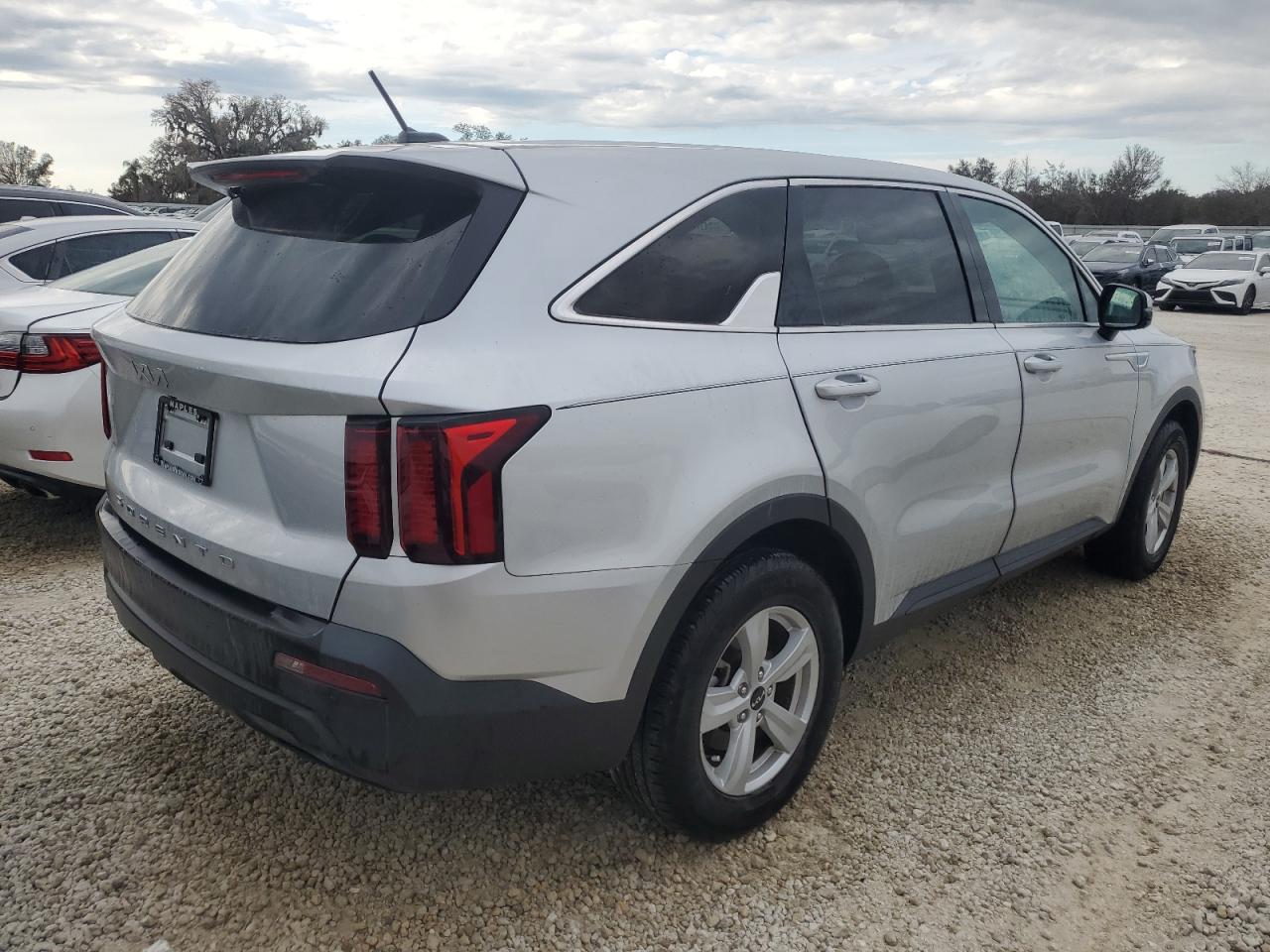 2022 KIA SORENTO LX VIN:5XYRG4LC4NG113502