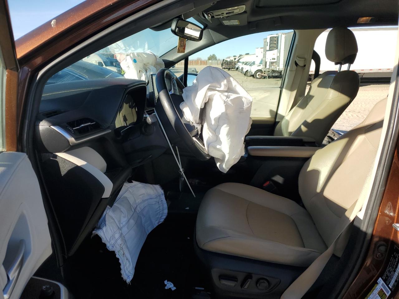 2022 TOYOTA SIENNA XLE VIN:5TDJRKEC7NS090079