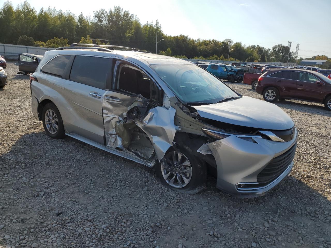 2022 TOYOTA SIENNA XLE VIN:5TDYRKEC4NS081483