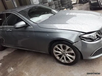 2018 Mercedes-Benz E 220 VIN: