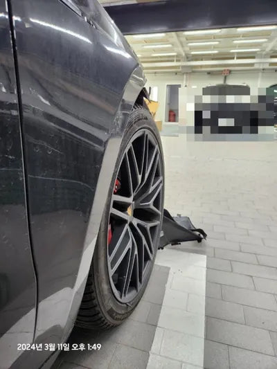 2023 Porsche Macan VIN: