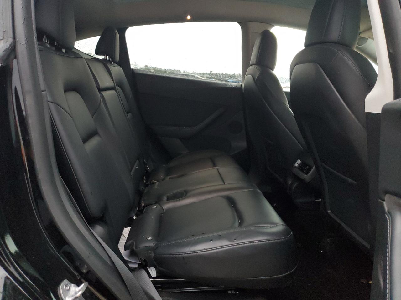 2022 TESLA MODEL Y  VIN:7SAYGDEE9NF392062
