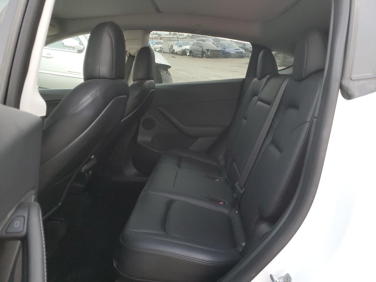 2022 TESLA MODEL Y  VIN:7SAYGDEE5NF370687