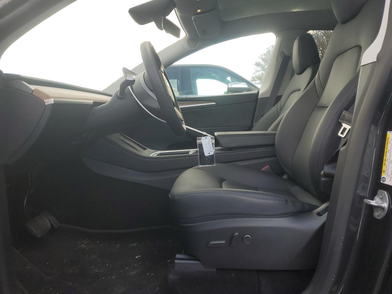 2024 TESLA MODEL Y  VIN:7SAYGDEE3RA247943