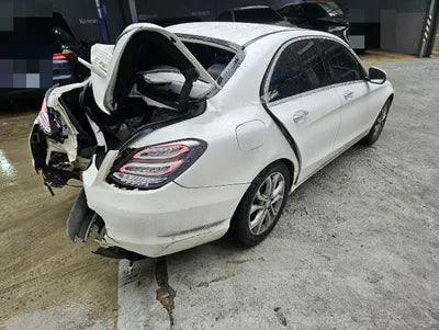 2015 Mercedes-Benz C 200 VIN: