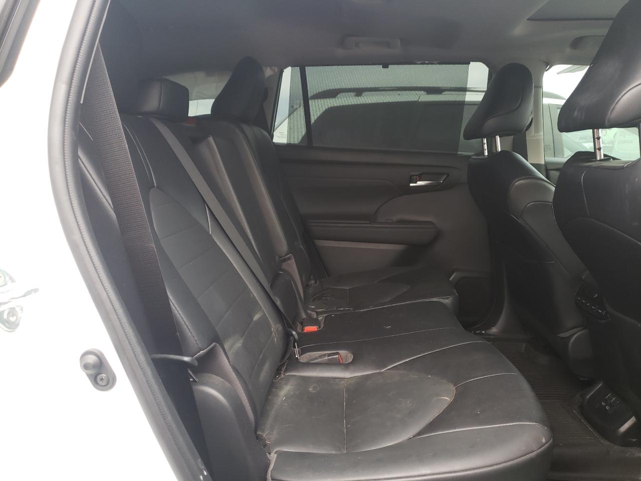 2022 TOYOTA HIGHLANDER XLE VIN:5TDHZRBH6NS560268