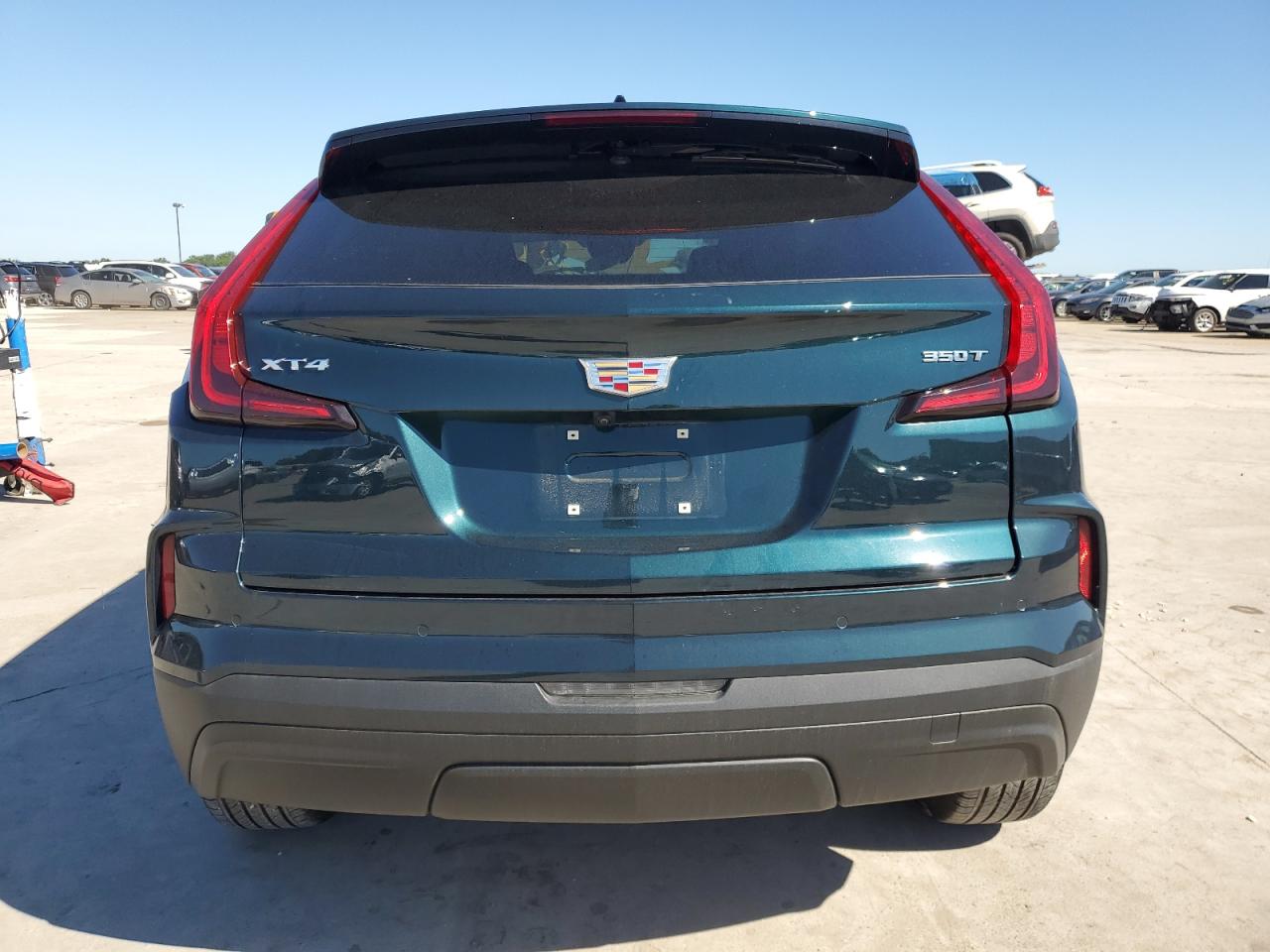 2024 CADILLAC XT4 LUXURY VIN:1GYAZAR47RF129721