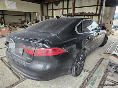 2016 Jaguar XF VIN:
